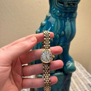 Vintage Omega ladies watch 🌿